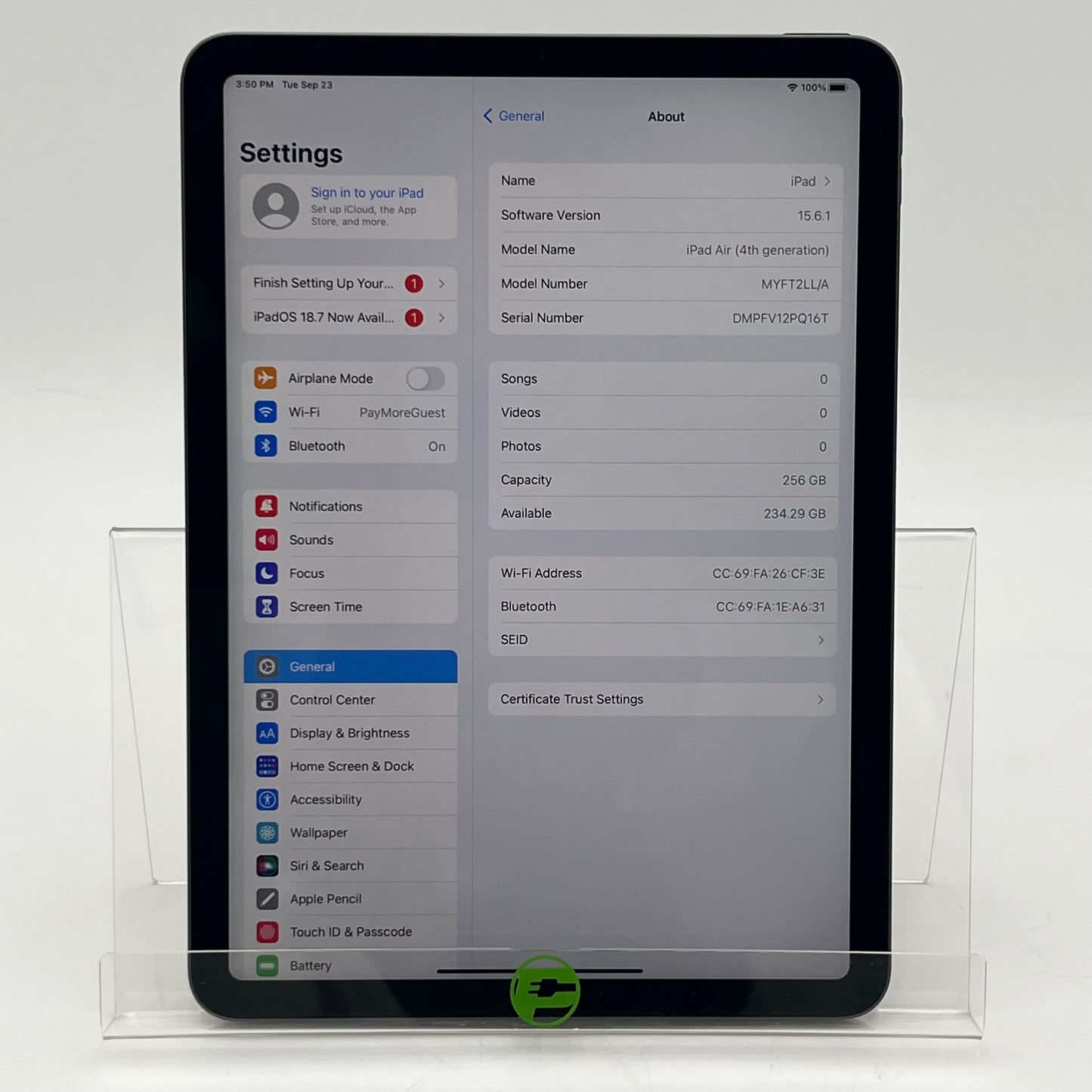 WiFi Only Apple iPad Air 4th Gen 256GB 15.6.2 Space Gray MYFT2LL/A