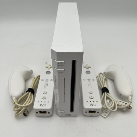 Nintendo Wii Video Game Console RVL-001 White 2 Controllers GameCube Compatible