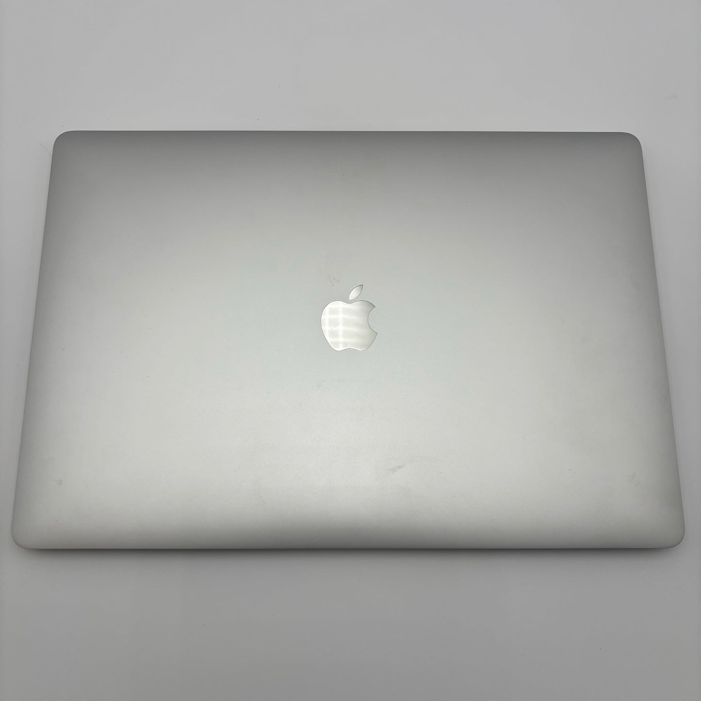 2019 Apple MacBook Pro 15.4" i7 2.6GHz 16GB RAM 512GB SSD Silver A1990